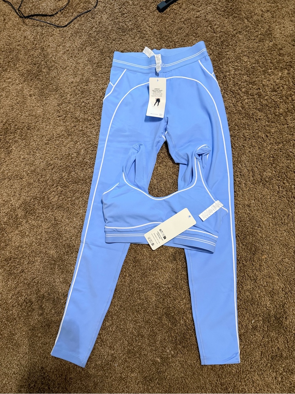 Alo Active Leggings and Sports Bra Set - Light Blue